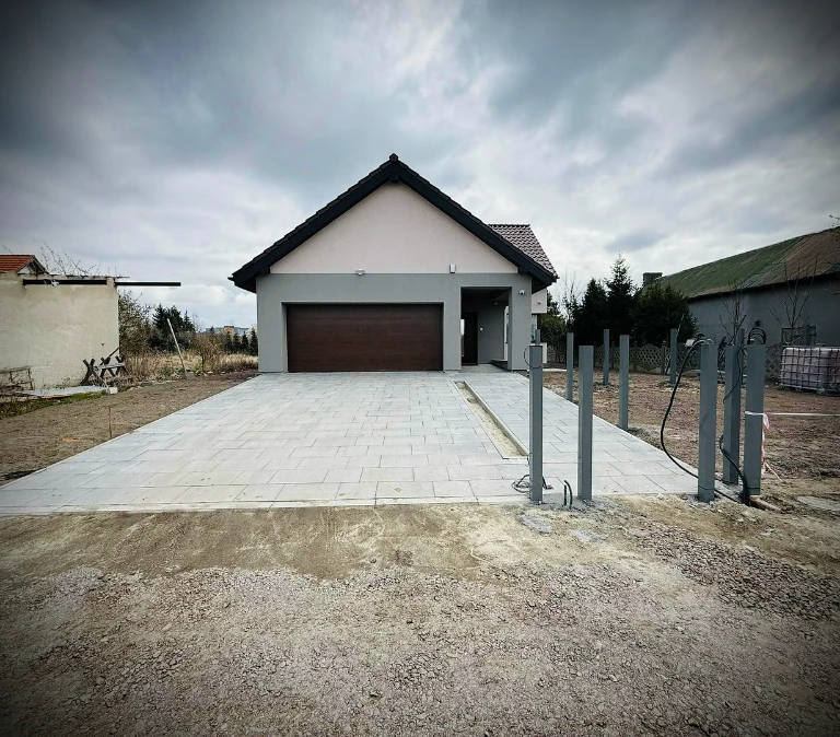 Salon w&nbsp;stanie deweloperskim